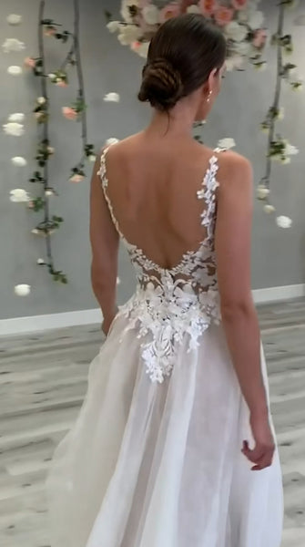 Ella by Etoile Wedding dress (Sample Dress)