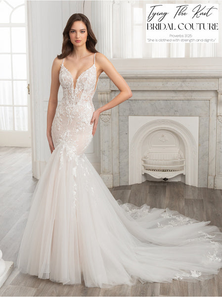 Élysée Elia Wedding Dress (Sample Sale)