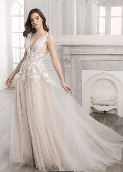 Elysee Soleil Wedding Dress (Sample Sale)