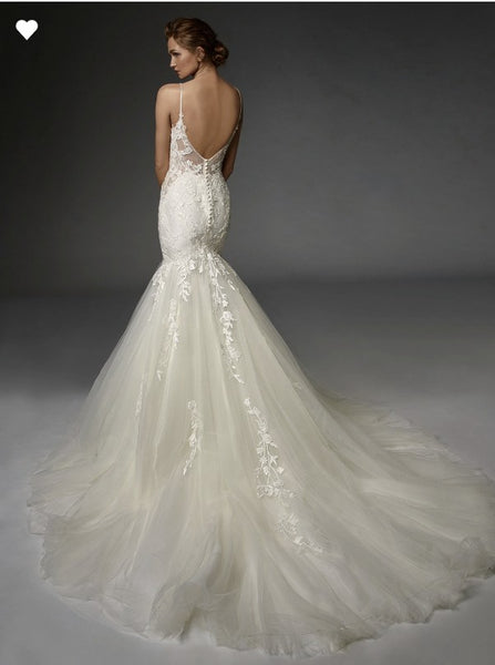 Alexandre' Elysee Wedding dress (Sample Sale)
