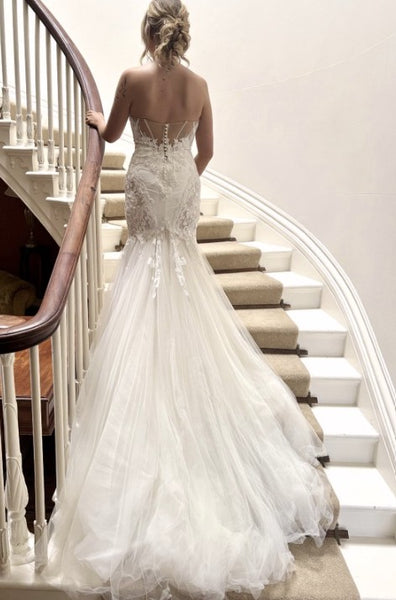 Élysée Diana Wedding gown  (Sample Sale)